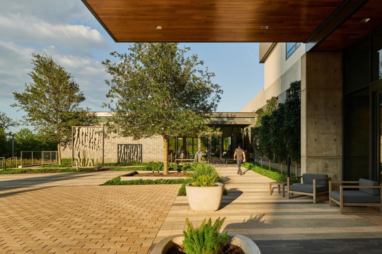 Houston Cityplace Marriott At Springwoods Village Bagian luar foto